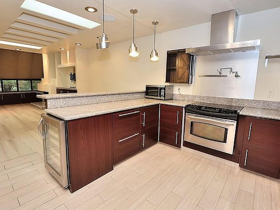 2nd image of 200 P St APT B36