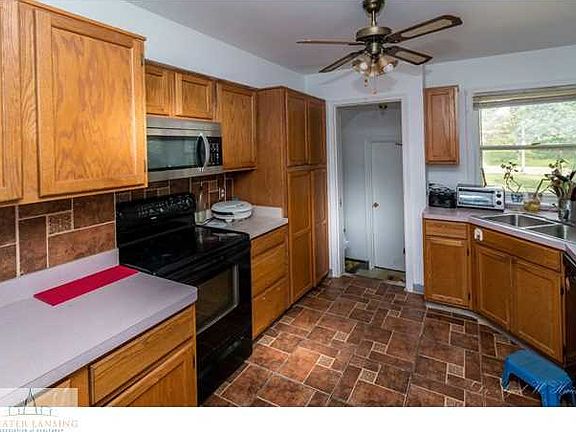 2nd image of 1505 E Columbine Dr