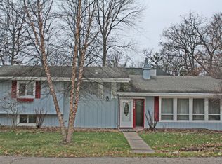 1078 Jenkins Dr, Fontana, WI 53125