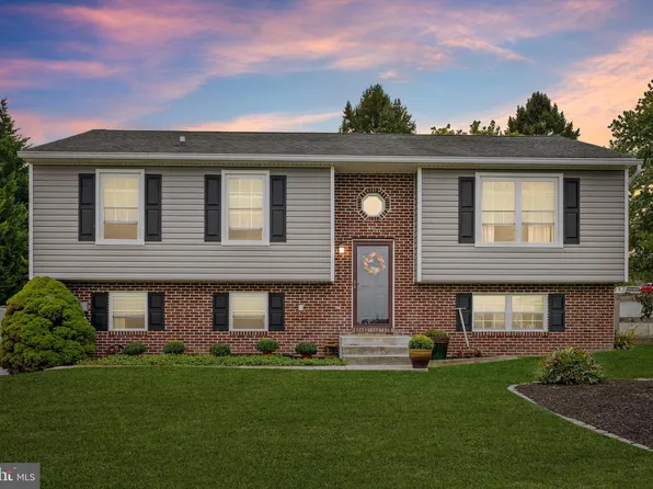 420 Shorbs Hill Rd, Hanover, PA 17331