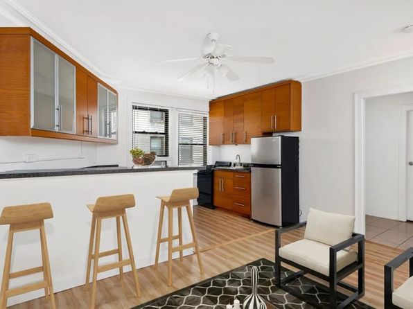 2756 N Pine Grove Ave APT 603