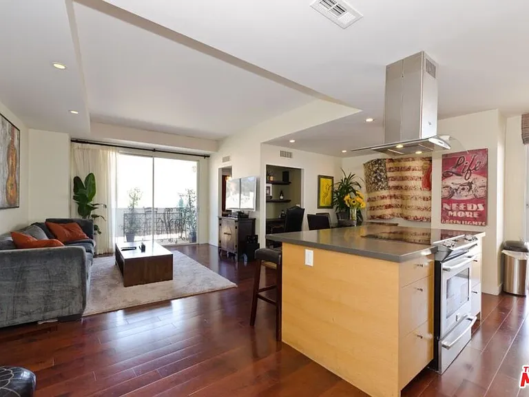 7250 Franklin Ave #901 — Photo 28