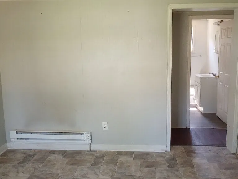 55 Oak St — Photo 3