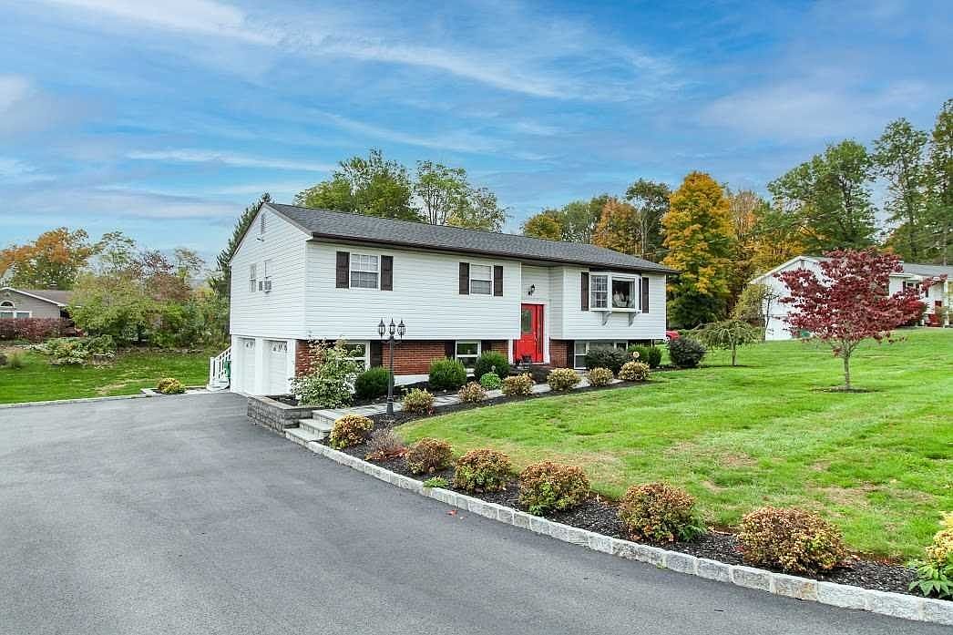 93 Shirley Ave Fishkill Ny 12524 Zillow