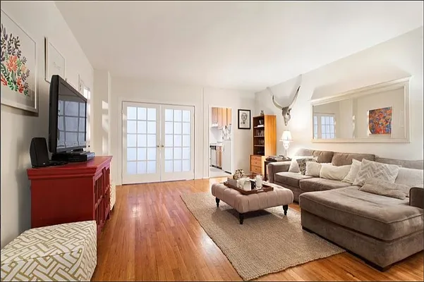 Rented by Metropolitan Equities | media 2