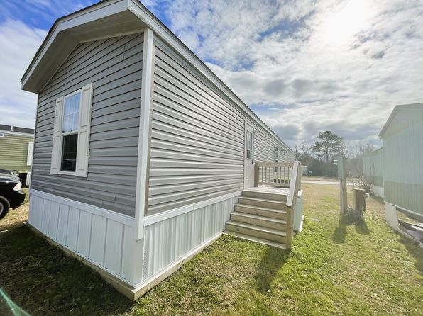 1200 N 20th St #36, Morehead City, NC 28557