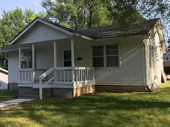 504 W Price Ave, Savannah, MO 64485
