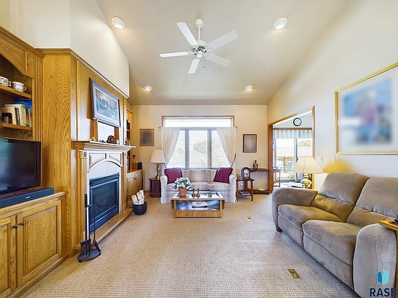 5th image of 7320 S Russet Dr