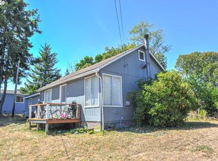 1445 Newmark Ave, Coos Bay, OR 97420