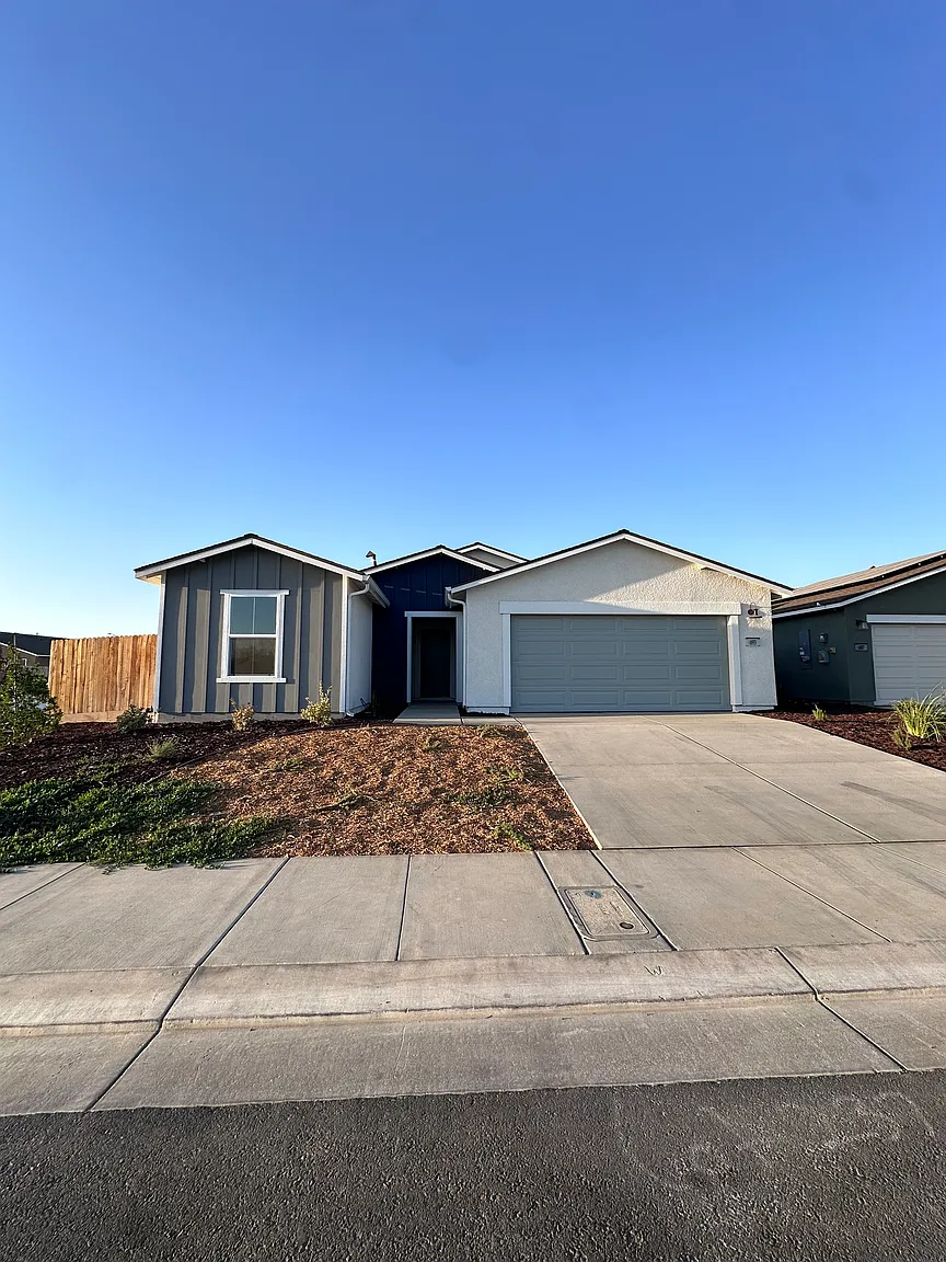 693 Elizabeth Ct photo 1