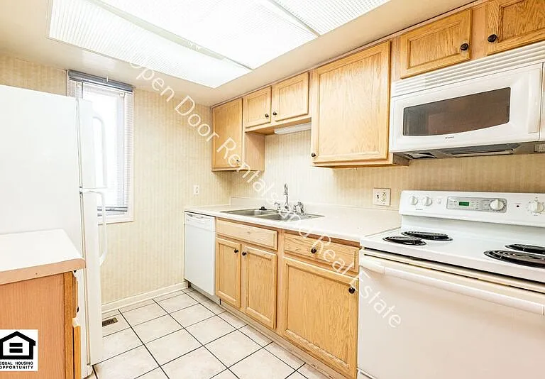 15110 Tally Ho Dr #5 — Photo 4