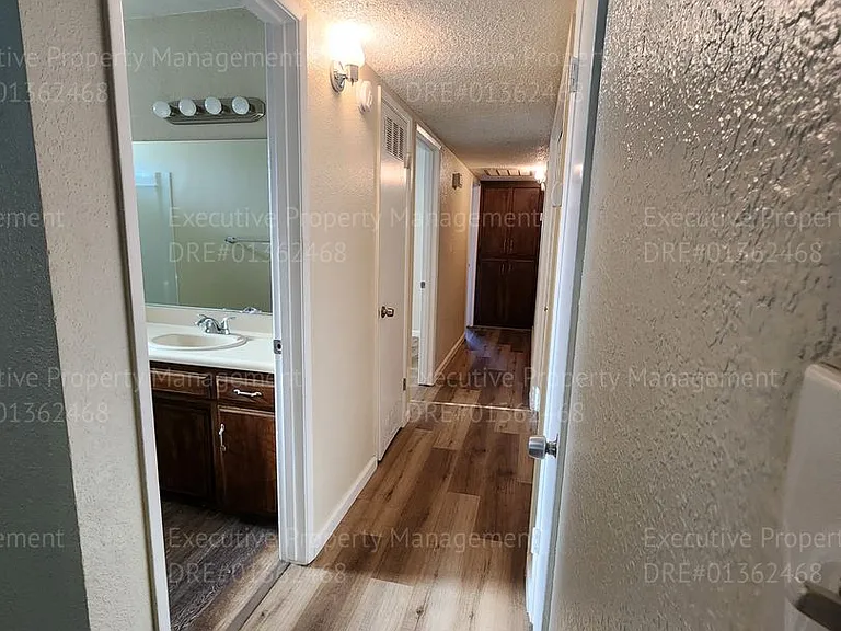 709 Deseret Way — Photo 18