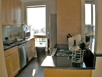 Rented by R New York