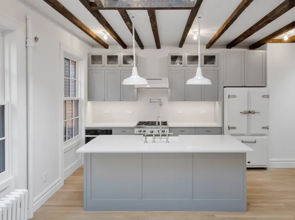 422 Hudson Street image 1 of 13