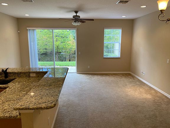 5th image of 208 Canterbury Bell Dr
