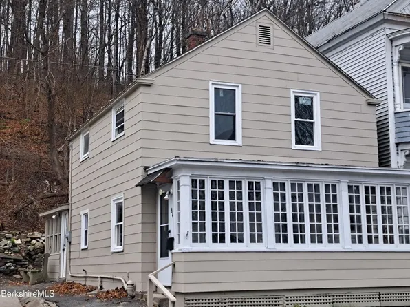 84 W Main St, North Adams, MA 01247