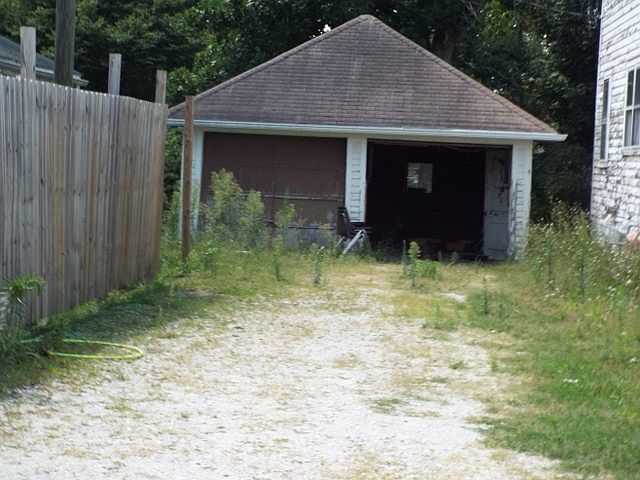 2nd image of 200 S Front St