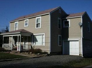 2092 Mill Bridge Rd, New Castle, PA 16101