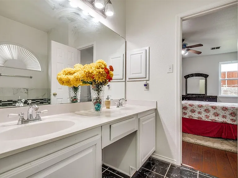 9720 Kingsmill Dr — Photo 11