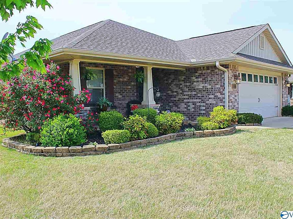 1st image of 106 Willow Tree Dr
