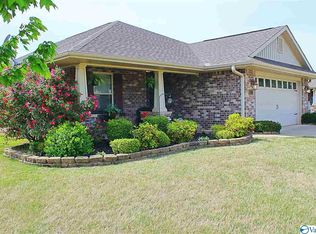 106 Willow Tree Dr, Meridianville, AL 35759