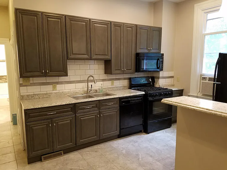 1441 Wightman St #1 — Photo 4