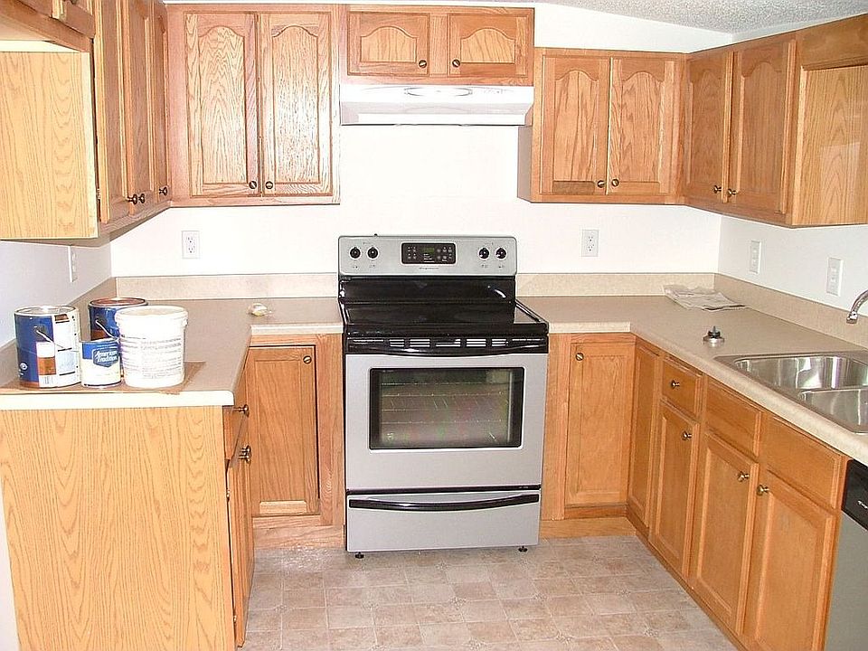 2nd image of 210 Locust St