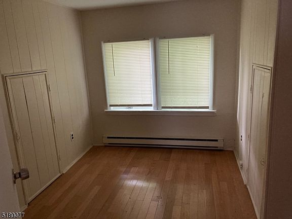 4th image of 44 Burnett Ave