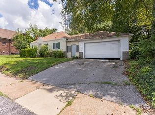 3756 Adie Rd, Saint Ann, MO 63074