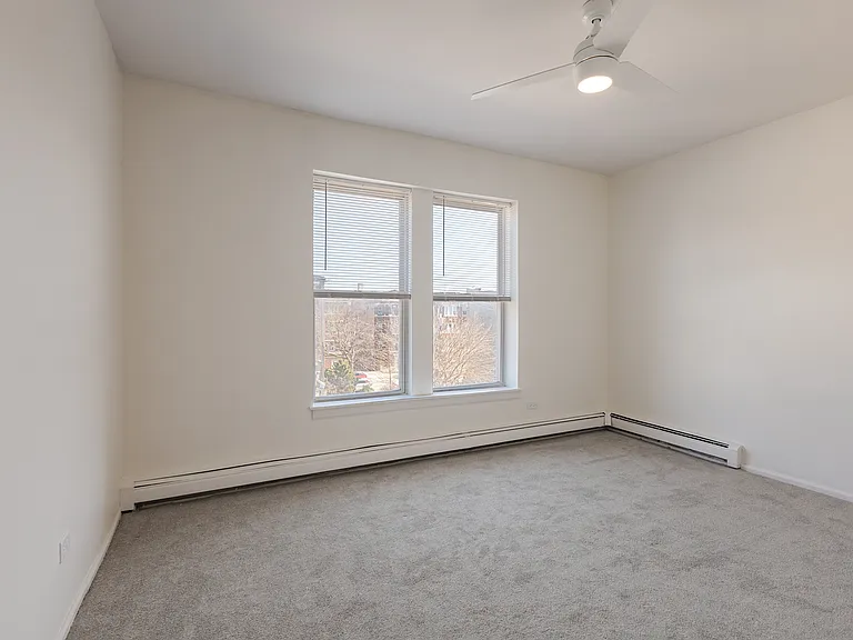 543 E 60th St #4 — Photo 12