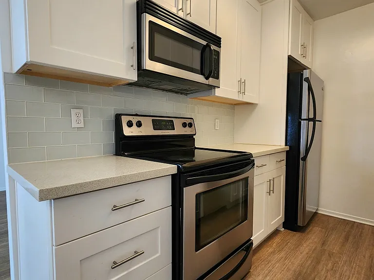 1852 Corinth Ave #5 — Photo 9