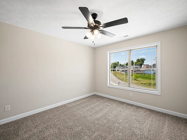1749 Powell Rd — Photo 44