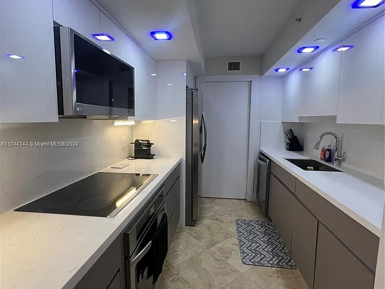 6917 Collins Ave #809 — Photo 20