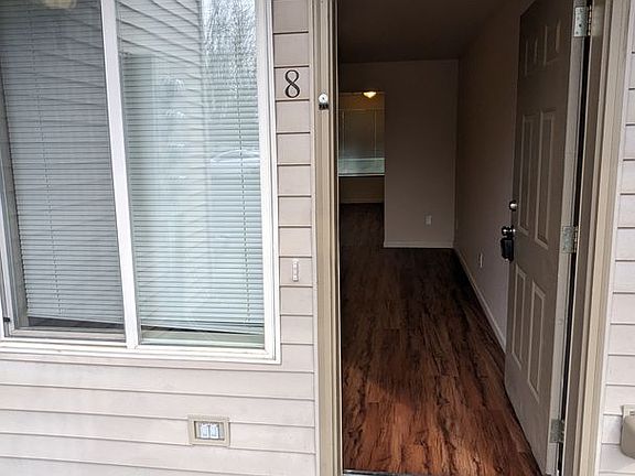 5th image of 1765 SW Tamarack St APT 8