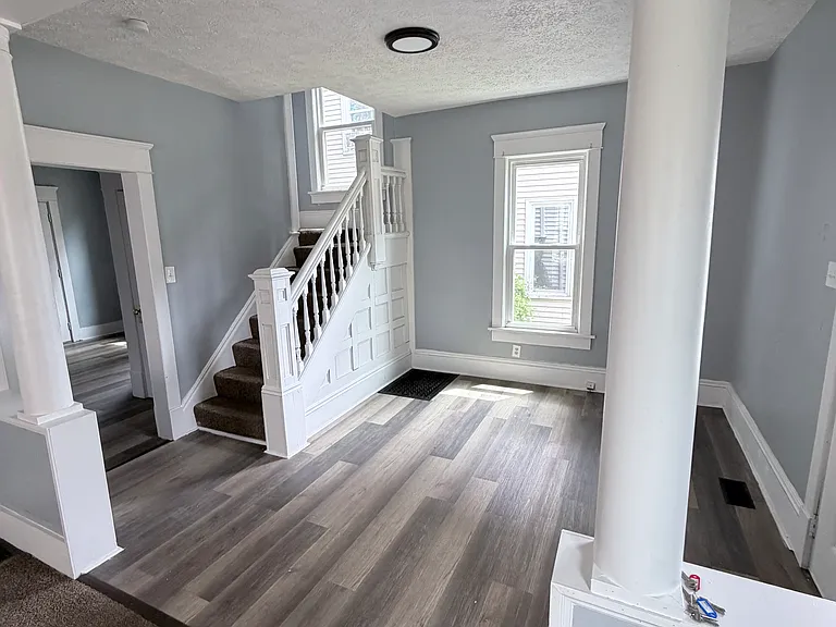 919 Troy Pl NW — Photo 2