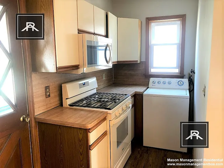 84 Empire St #2 — Photo 1