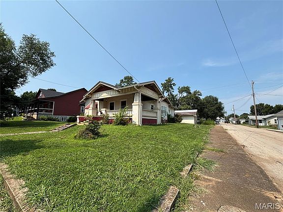 3rd image of 129 Church St