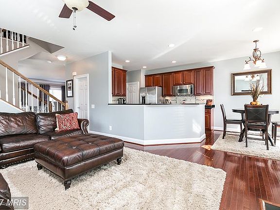 5th image of 2227 Greywing St #114A