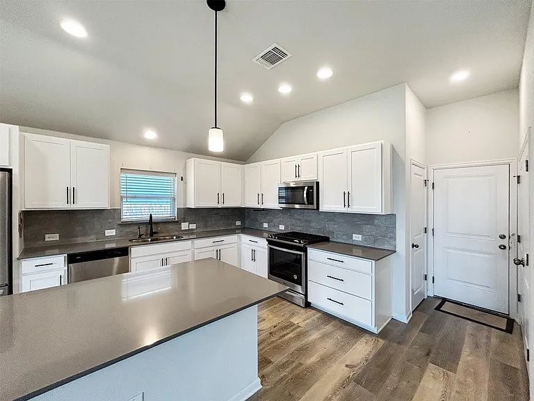 558 Bridgestone Way — Photo 12