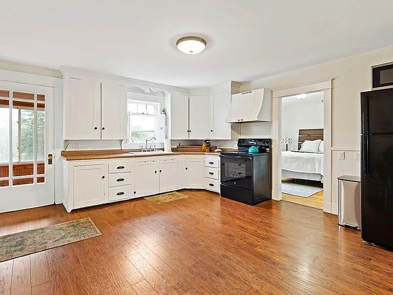 29 Sherwin St — Photo 23