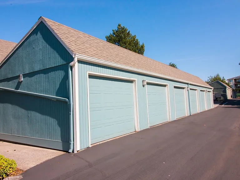 Columbia Crest Townhomes — Photo 4
