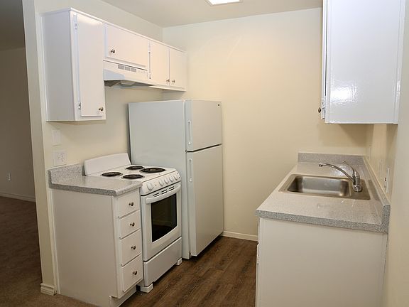4th image of 411 Hickory Dr Unit 7