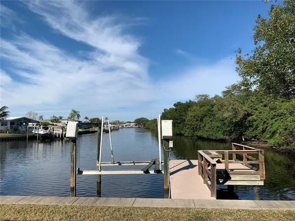 383 Mount Richmond Ave NE #339, Saint Petersburg, FL 33702