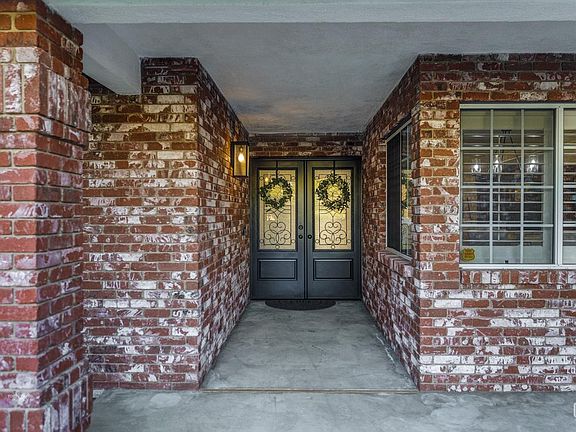 5th image of 2113 Old Farm Rd