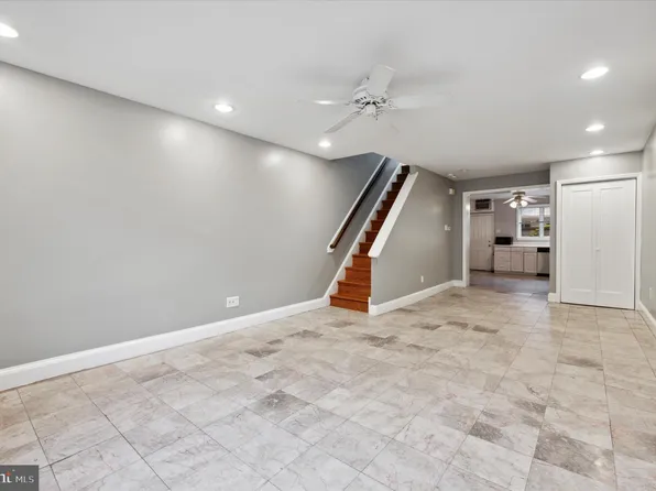 927 Dudley St, Philadelphia, PA 19148