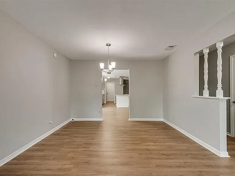8423 Cadenza Ln — Photo 5