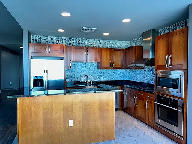 4525 Dean Martin Dr — Photo 6