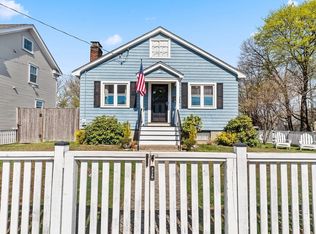 28 Riverside Sq, Hyde Park, MA 02136