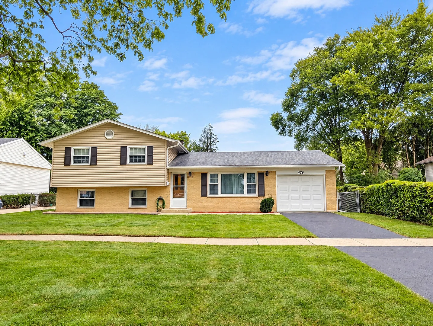 3 bed, 1.5 bath, 1625 sqft, $2,900 — Photo 2