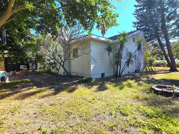 1614 Drew St, Clearwater, FL 33755